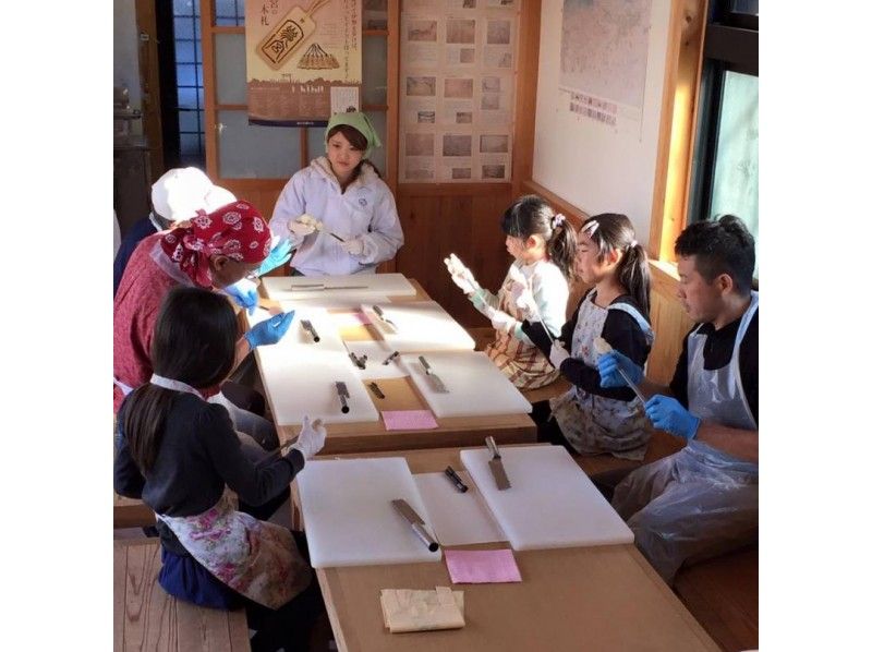 [Ise City, Mie Prefecture] Let's experience the traditional taste in Ise! "Handmade kamaboko experience" groups and children welcome! Shimotsuke Factory Storeの紹介画像