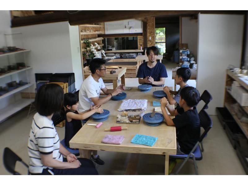 [熊本縣·陶器體驗]陶瓷男孩和女孩在田園詩般的工作室首次亮相！手部裝訂經驗の紹介画像