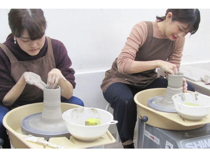【港區·陶瓷體驗】心情是陶藝家。推薦給初學者！電動陶工的陶藝經驗，這個日通過電話預訂！の紹介画像