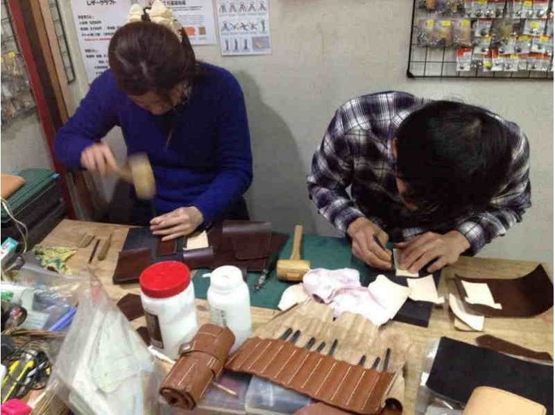 [Hyogo, Amagasaki] Recommended as a gift! Choose your own piece with this "Authentic Leather Craft Experience Course" - 2 minutes walk from the station ☆ Groups welcome ♪♪の紹介画像