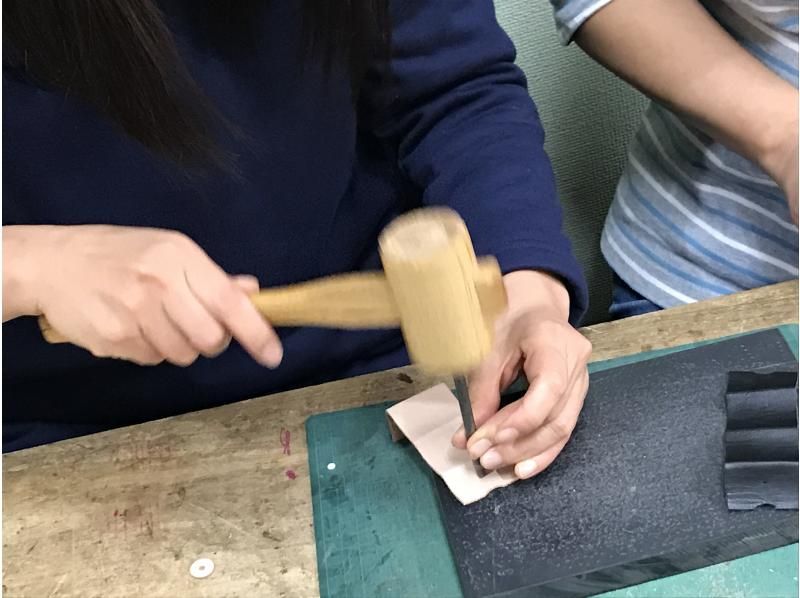 [Hyogo, Amagasaki] Recommended as a gift! Choose your own piece with this "Authentic Leather Craft Experience Course" - 2 minutes walk from the station ☆ Groups welcome ♪♪の紹介画像