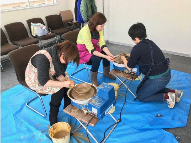 【全国開催】イベントや団体様にオススメ！電動ろくろの出張陶芸教室プラン☆まずは無料見積もりの紹介画像