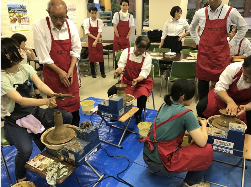 【全国開催】イベントや団体様にオススメ！電動ろくろの出張陶芸教室プラン☆まずは無料見積もりの紹介画像