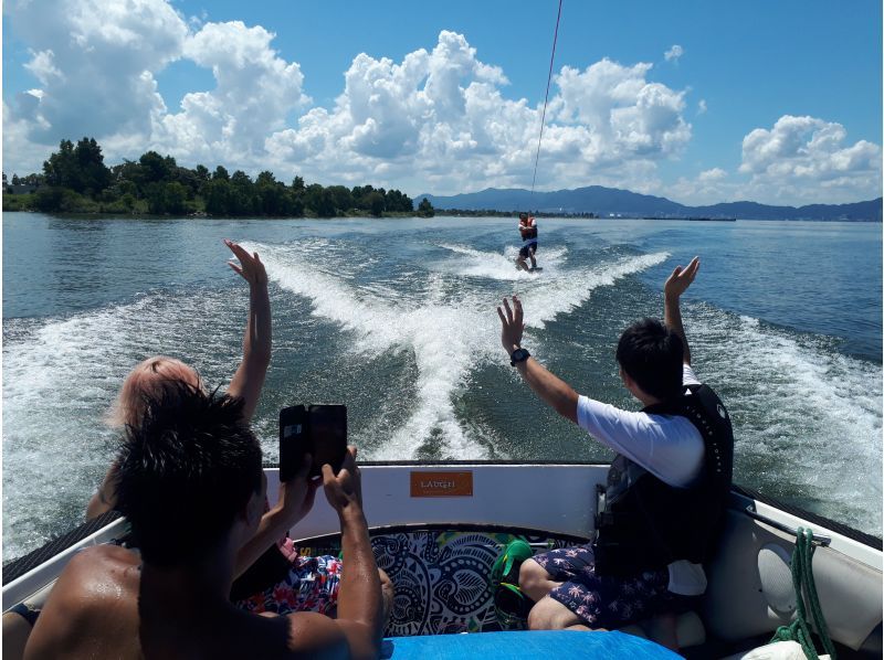 [Shiga / Lake Biwa / Wakeboard] Experience course for first-time users only! Approximately 15 minutes x 1 set ★ What is it like? First of all, those who should try ♬ Image gift ♬の紹介画像