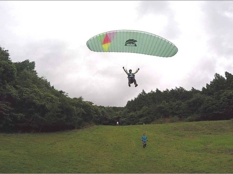 [Hyogo/ Tamba] Airborne! Paragliding half-day experience course (free With a shuttle bus from the station) Experience from 12 years old OK!の紹介画像