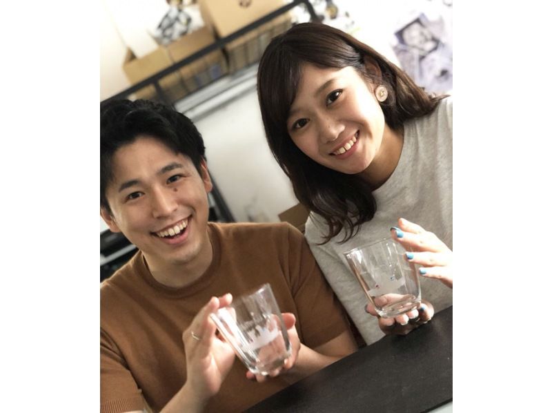 [大阪/Shinshinsaibashi]喷砂工艺体验，让我们用装饰设计玻璃杯！可空手参加！下班回家的路上交通便利！の紹介画像