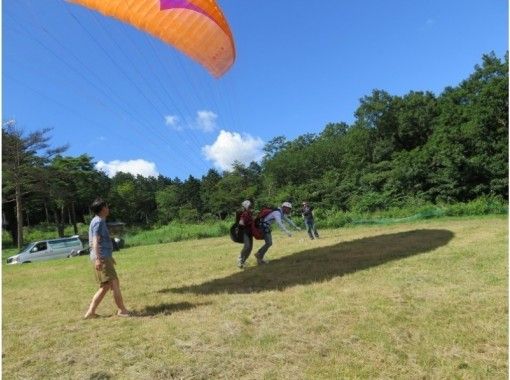 栃木 那須高原 2人乗りでパラグライダー体験 タンデムフライトコース コロナ対策実施中 アクティビティジャパン