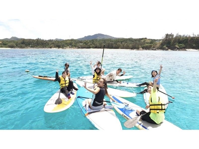 [Private tour limited to one group] SUP experience! Safe and secure even for the first time. Make good memories on a nice day at the beach in Okinawa with a short movie includedの紹介画像