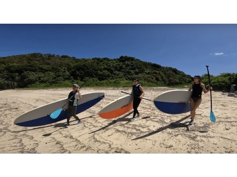 [Private tour limited to one group] SUP experience! Safe and secure even for the first time. Make good memories on a nice day at the beach in Okinawa with a short movie includedの紹介画像