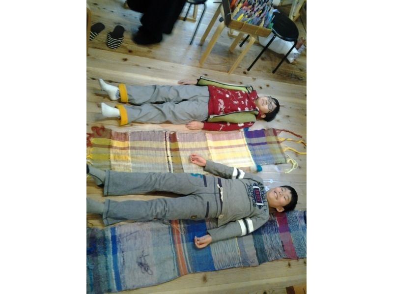 【大阪・北区】子どもから大人まで楽しく手織り体験！ストールorテーブルセンターを作ろうの紹介画像