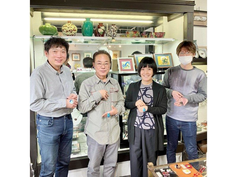 [Kyoto/Higashiyama] Experience Kyoto's traditional craft "Kyo Cloisonné"! Let's make pendants and brooches! (Discount available for high school students)の紹介画像