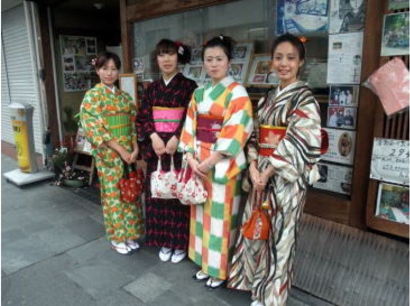 [Kyoto/ Kamikyo Ward] Walking around the city of Kyoto elegantly! Dressing &Rental"with hamburger set lunch" free hair set availableの紹介画像