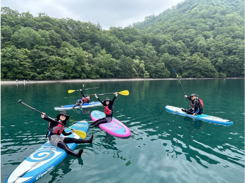 支笏湖リトリートSUP【北海道・札幌・千歳 SUP】水質11年連続日本一支笏湖の湖面をクルージング！SUP体験　ACA・SIJ公認スクールの紹介画像
