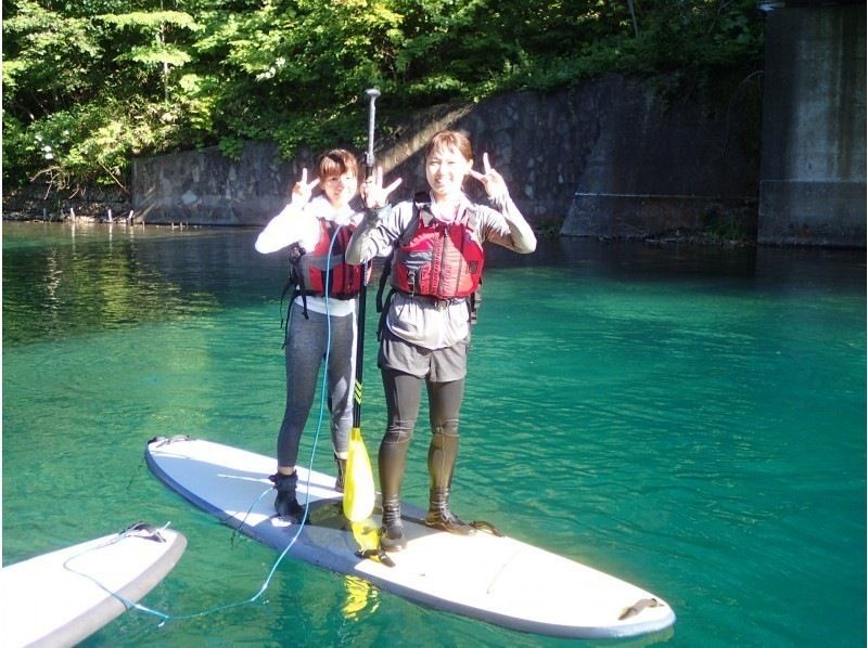 SALE! Autumn Leaves SUP! [Hokkaido, Sapporo, Chitose SUP] Cruising the surface of Lake Shikotsu, the best water quality in Japan for 11 consecutive years! SUP experience SIJ certified schoolの紹介画像