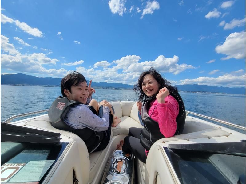 Lake Biwa "laughwakeboarders" Marine sports Couple enjoying wakeboarding