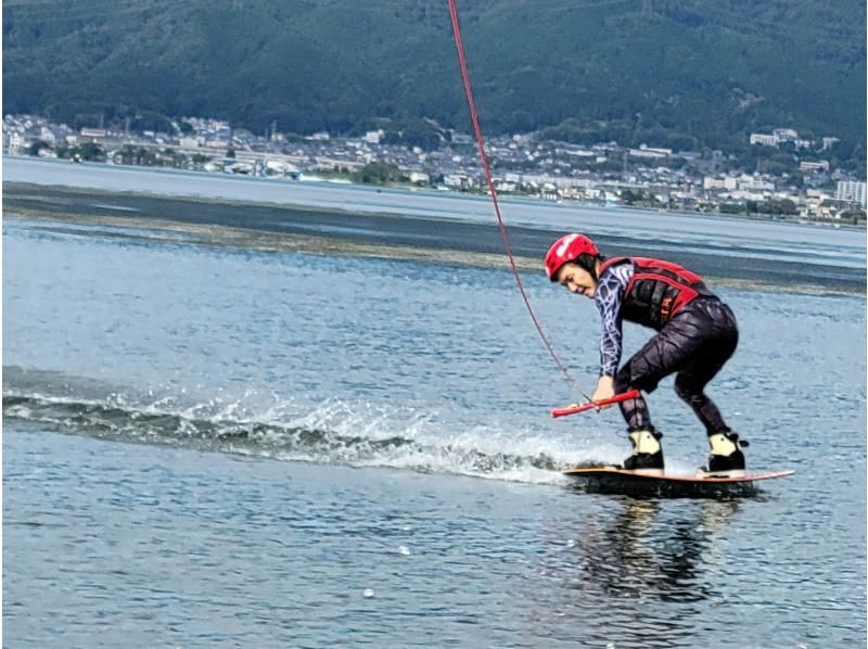 [Shiga / Lake Biwa / Wakeboarding] Those who have 4 or more wakeboarding experiences! I want to get better! Level up course! (15 minutes x 2 sets) Get an image ♬の紹介画像