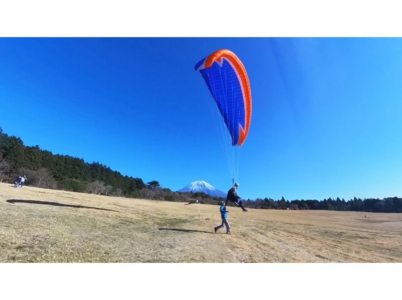 【静岡・朝霧高原・富士山・パラグライダー】一人で挑戦する。遊ぶように学び、学ぶように遊ぶ。澄んだ空で楽しくアップデート！の紹介画像