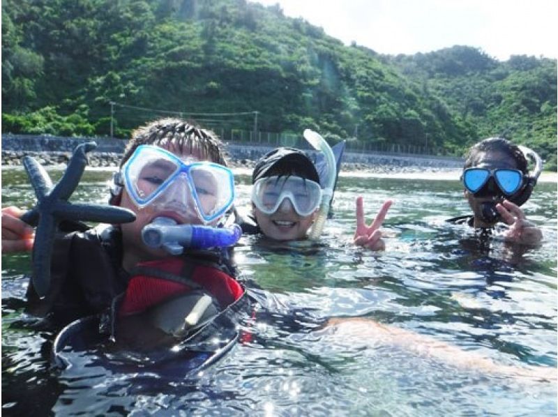 [โอกินาว่าครอบครัวในภาคเหนือ ・ หมู่บ้าน Kunigami] สนับสนุนคู่กัน! รู้สึกอิสระที่จะผ่อนคลายจากชายหาดการดำน้ำตื้น(Snorkeling)の紹介画像