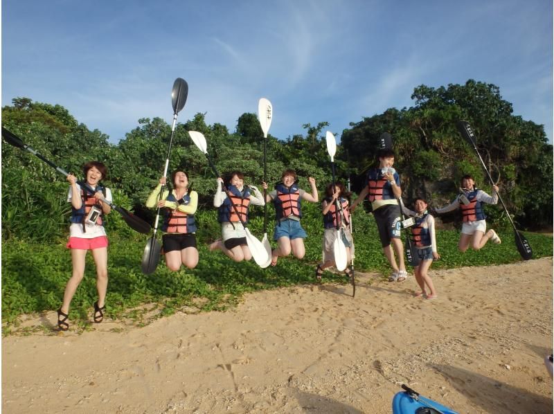 [Okinawa, Ishigaki Island] Small group tour ★ Choose from kayaking or SUP ★ Special tour of the silent mangroves and open blue sea ★の紹介画像