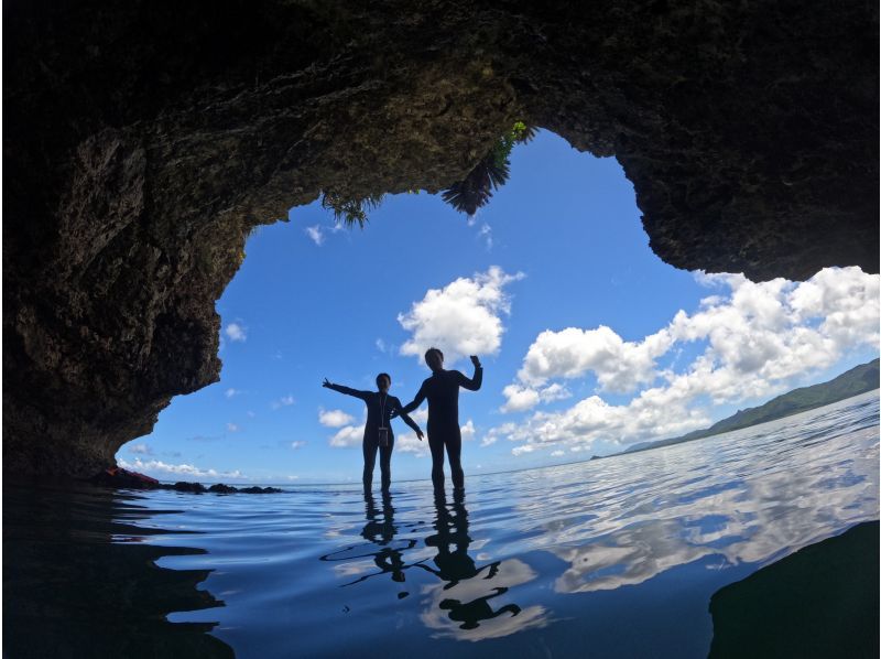 [ 沖繩，石垣島 ] 青洞浮潛！由於團體規模較小且可進入海灘，因此歡迎小孩和初學者！也許你甚至會看到海龜？の紹介画像