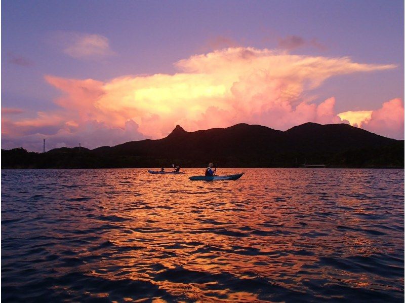 SALE! [Okinawa, Ishigaki Island] Small group tour ★ Choice of kayak/SUP ★ Starry sky commentary with laser light ★ Special tour to watch the sunset and starry sky ★の紹介画像