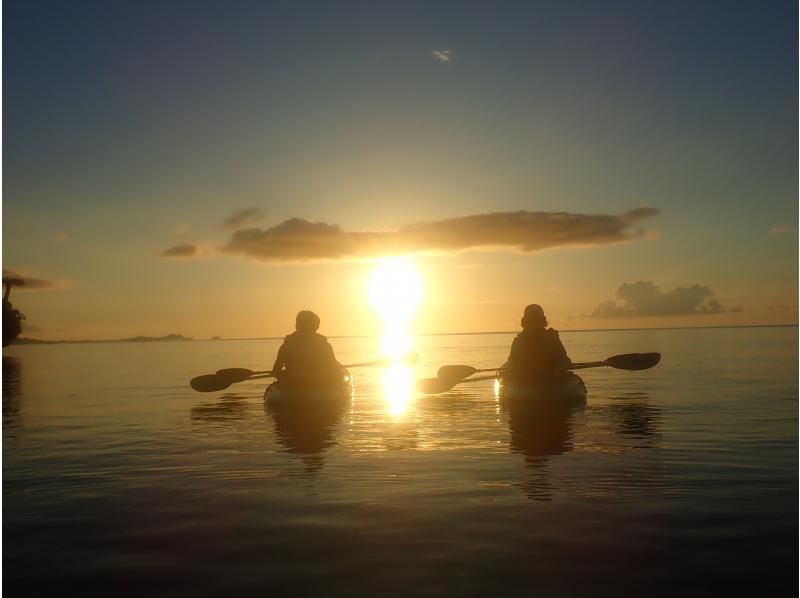 [เกาะอิชิกากิ/พระอาทิตย์ตกและท้องฟ้าเต็มไปด้วยดวงดาว] เลือกได้ระหว่างพายเรือคายัคหรือ SUP ★ รวมคำบรรยายท้องฟ้าเต็มไปด้วยดวงดาวโดยใช้แสงเลเซอร์ ★ แนะนำสำหรับผู้ที่ต้องการทัวร์แบบเป็นกันเอง ★の紹介画像