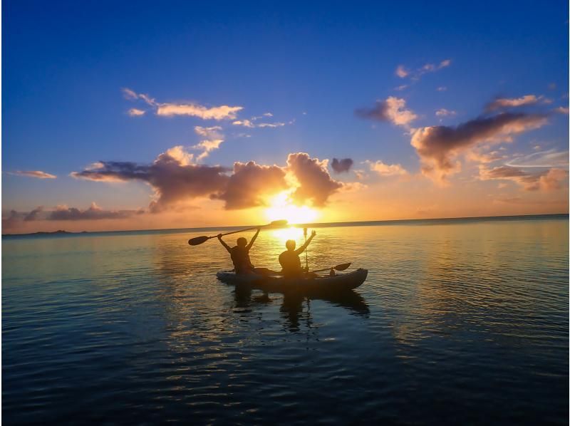 [เกาะอิชิกากิ/พระอาทิตย์ตกและท้องฟ้าเต็มไปด้วยดวงดาว] เลือกได้ระหว่างพายเรือคายัคหรือ SUP ★ รวมคำบรรยายท้องฟ้าเต็มไปด้วยดวงดาวโดยใช้แสงเลเซอร์ ★ แนะนำสำหรับผู้ที่ต้องการทัวร์แบบเป็นกันเอง ★の紹介画像