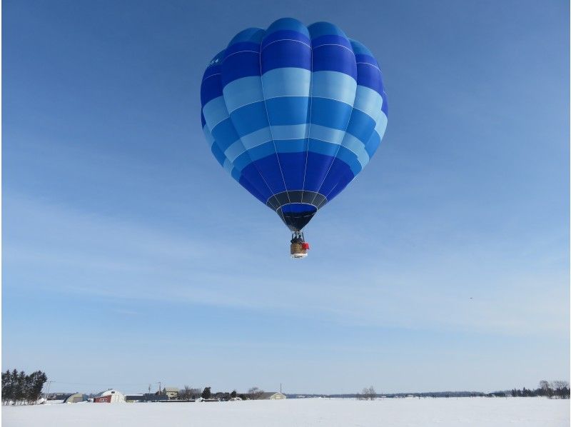 WEB limited, [Hokkaido, Shiretoko] Okhotsk, drift ice hot-air balloon free flight (special plan with boarding souvenir)の紹介画像