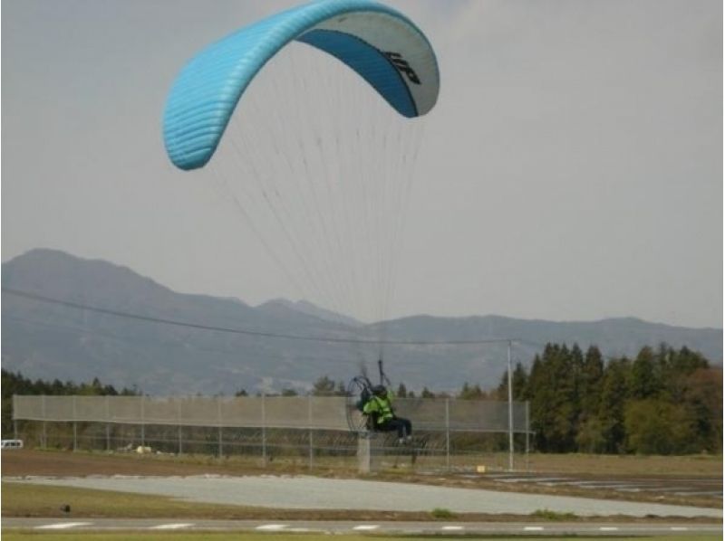 [群马/沼田市]滑翔伞体验“一日游”推荐给半天不满意的人！从15岁开始还可以！の紹介画像