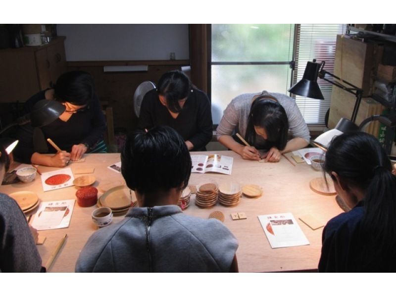【湘南・鎌倉】伝統工芸にチャレンジ！「彫刻体験」初心者OK！集中してものづくりしたいときは鎌倉彫体験教室へ！の紹介画像