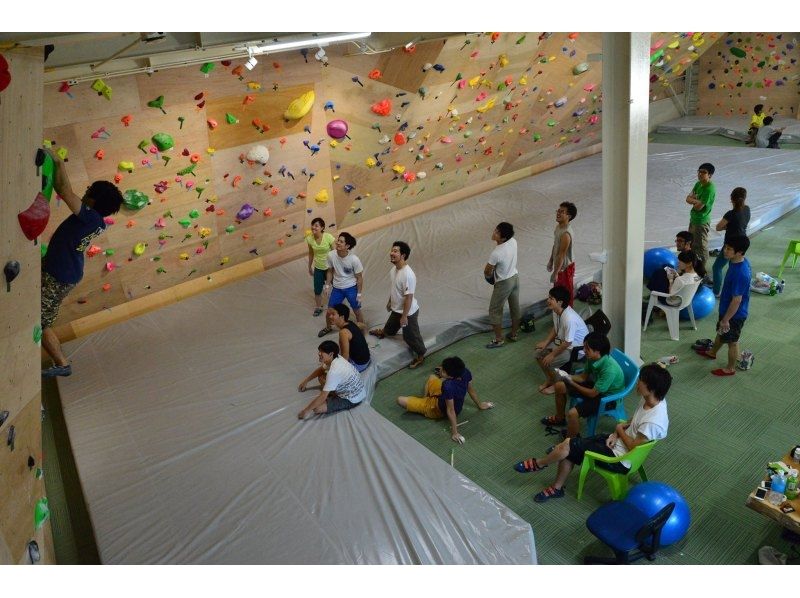 【 神奈川 ·鹤见市场】在县内最大的健身房挑战室内攀岩 ！ [丰盛的午餐计划]の紹介画像