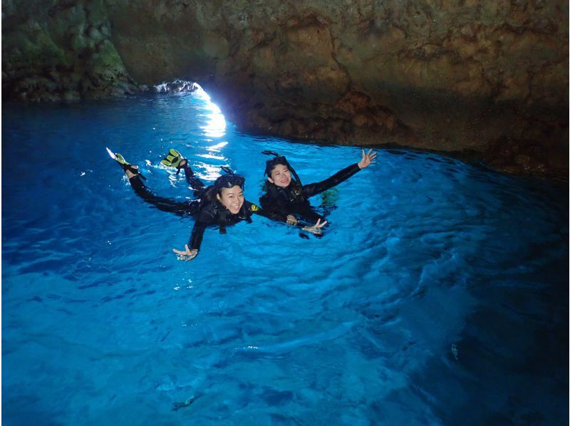 スーパーサマーセール2024ボートで行く青の洞窟シュノーケリングツアー♪最新GoPro撮影・餌付無料！の紹介画像