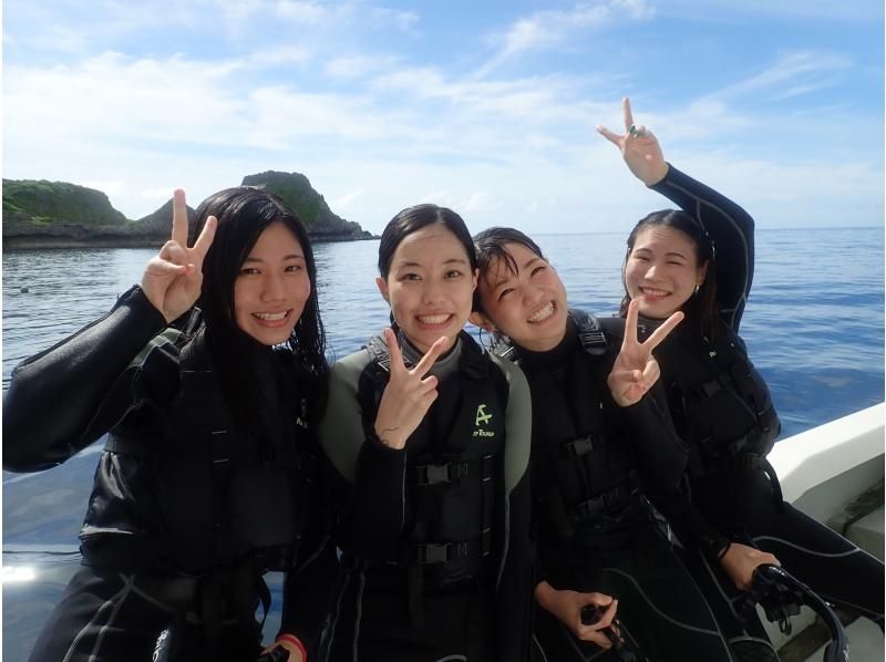 【全国旅游支援登记店】青之洞窟乘船浮潜游♪最新GoPro拍摄免费喂食！空手参加OK！超级夏季特卖进行中の紹介画像