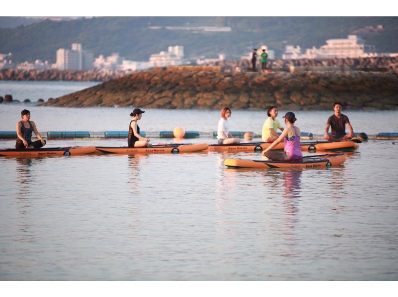 【沖縄南部/那覇から30分】一組限定♪日の出が綺麗な贅沢なビーチ貸切♪東海岸でサンライズSUPヨガの紹介画像