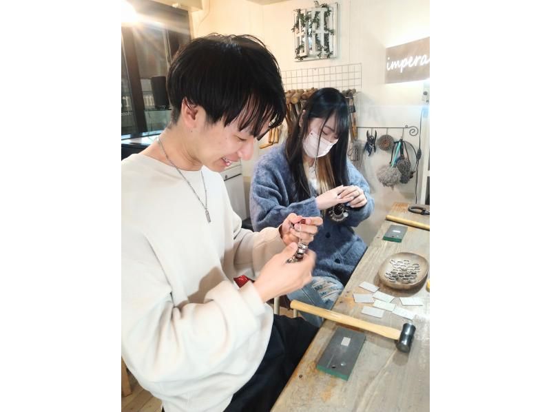 [Kanagawa Prefecture, Yokohama] Recommended for engraving silver ring making experience classroom ☆ couples and families!の紹介画像