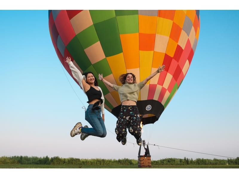 [Saitama] English OK! A full-scale free flight experience in a hot air balloon up to 1000m, guided by an active athlete, with drinks and snacks in the sky!の紹介画像