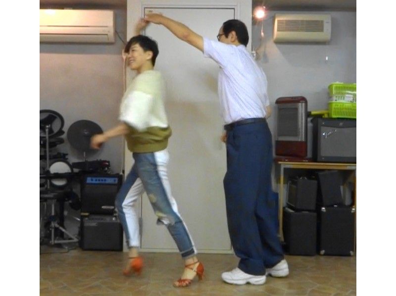 [เกียวโต Fushimi] บทเรียนจากขั้นพื้นฐาน Let 's เต้นซัลซ่าสนุกจำเคล็ดลับ!の紹介画像