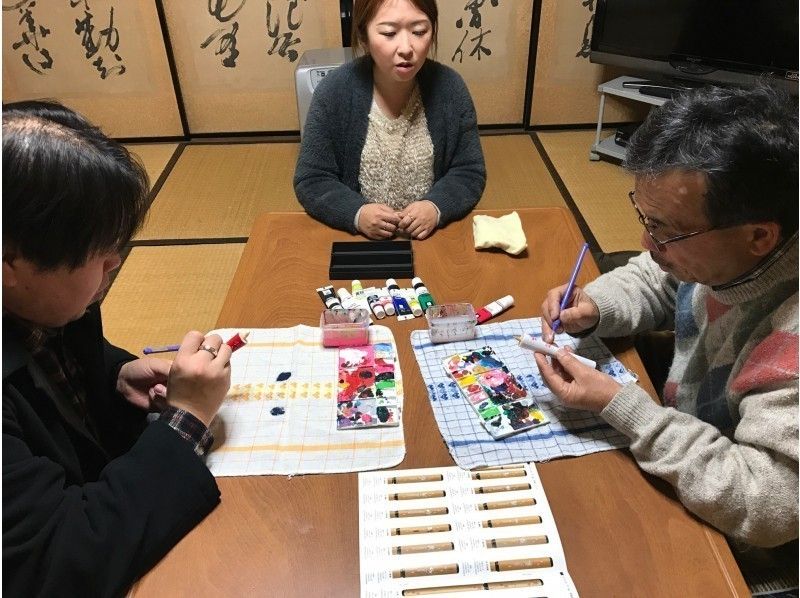 [ไอจิ/เมืองโอคาซากิ] เทียนญี่ปุ่นงานฝีมือแบบดั้งเดิม ``ประสบการณ์การวาดภาพ'' 10 momme Ikari ประเภทเทียนรูปภาพวาดด้วยมือขนาด 16 ซม. การประชุมเชิงปฏิบัติการเทียนมัตสึอิฮอนวะได้รับเลือกให้เป็นของขวัญในการประชุมสุดยอด นอกจากนี้คุณยังสามารถทัวร์ได้の紹介画像