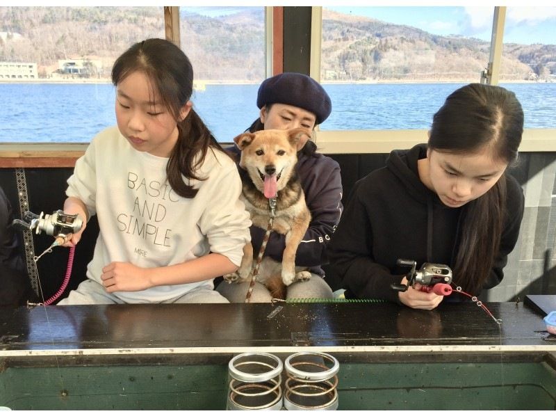 【山梨・山中湖】リーズナブルにわかさぎドーム船を貸切！手ぶらで参加！幼児もペットもOK!の紹介画像
