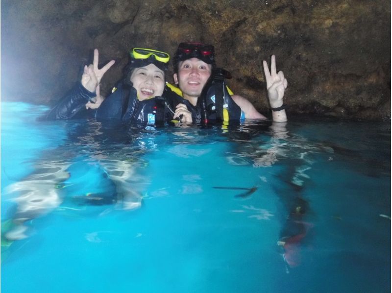 【A Plan】 "Blue cave" photo shooting free service! Snorkel Tour (with food)の紹介画像