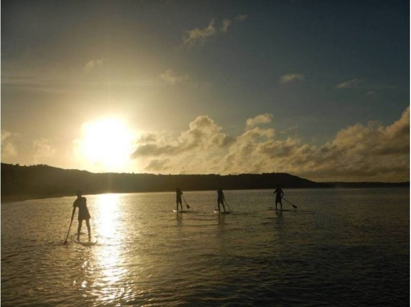 [Okinawa ・ Miyakojima] OK for beginners. Let's look at the sunset while SUP! [Sunset SUP]の紹介画像
