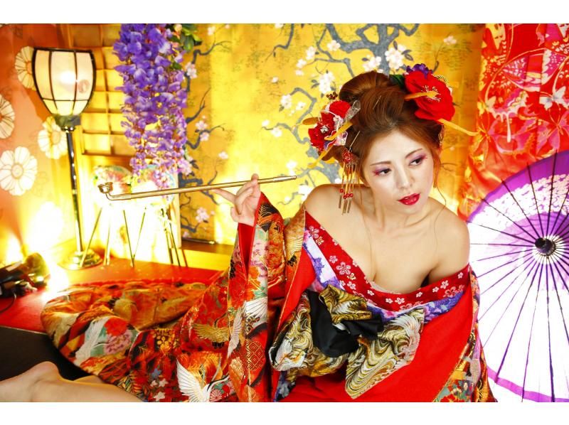 【도쿄 · 신주쿠] 유카타에서 花魁 (오이란) 체험 "매화 플랜"사진 L판 2 장 · 데이터 3 장 포함! 역에서 도보 바로!の紹介画像