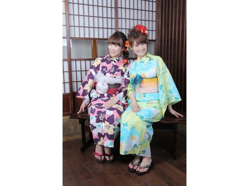 [โตเกียว / ชินจูกุ] ให้เช่าชุดยูกาตะ "ยูกาตะกับสาววางแผน" แอปพลิเคชันจาก 2 คนขึ้นไปจากสถานีโดยตรงมือเปล่าตกลง!の紹介画像