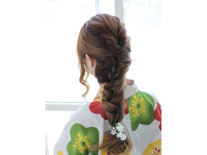 [โตเกียว/ชินจูกุ] ชุดยูกาตะให้เช่า "แผนการออกไปเที่ยวยูกาตะสำหรับผู้หญิง" มาพร้อมชุดแต่งตัวและทำผมใช้เวลาเดินเพียงไม่นานจากสถานีชินจูกุ 3-โชเมะก็ทำมือเปล่าได้!の紹介画像