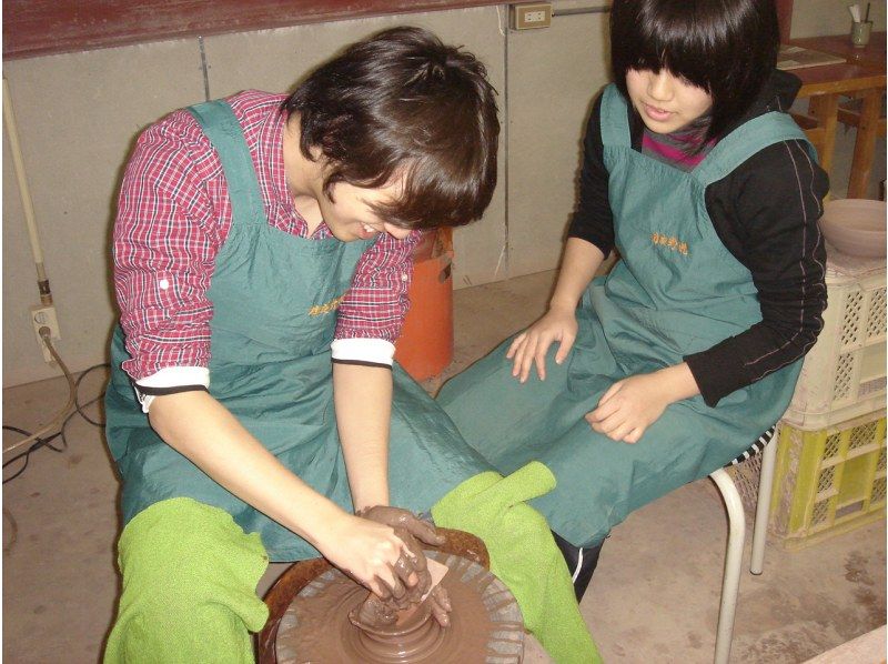 【群馬・みなかみ町】月夜野焼発祥の地で器をつくろう！陶芸体験「電動ロクロコース」手ぶらで参加OK！の紹介画像