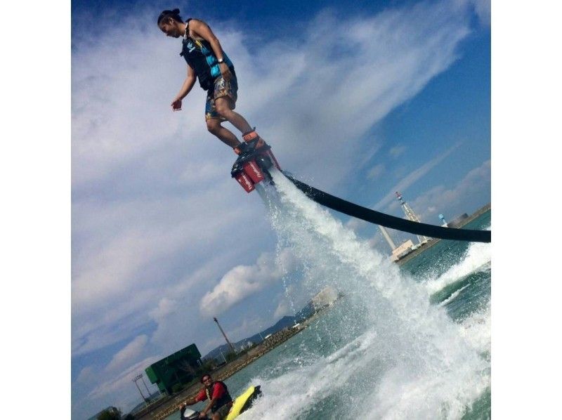 【 โอกินาว่า &middot;เมืองอุรุมะ】เล่น พาราเซลลิ่ง(Parasailing) & Playing ดำผิวน้ำที่คุณกินได้ไม่อั้นの紹介画像