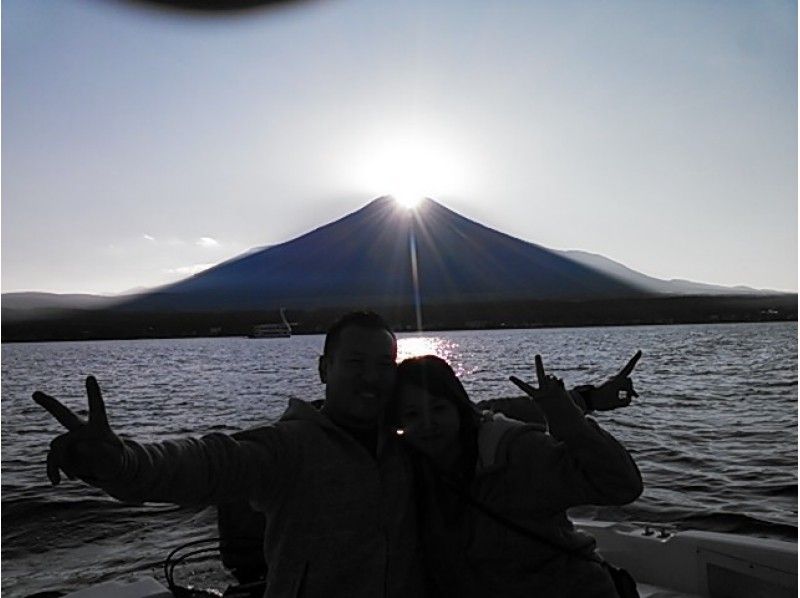 [山梨/山中湖子]僅當季！觀光遊船讓我們從船上欣賞富士鑽石吧！ （大約30分鐘）の紹介画像