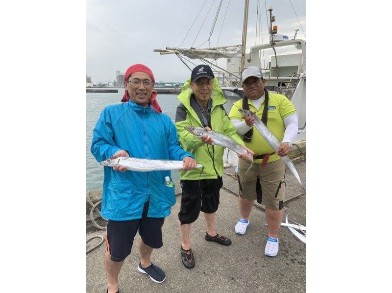 [Shizuoka/ Oigawa Port] Full-scale sea fishing! Let's catch a spotted fish off Omaezaki! Beginners welcome! Female can rest assured on a fully equipped ship!の紹介画像