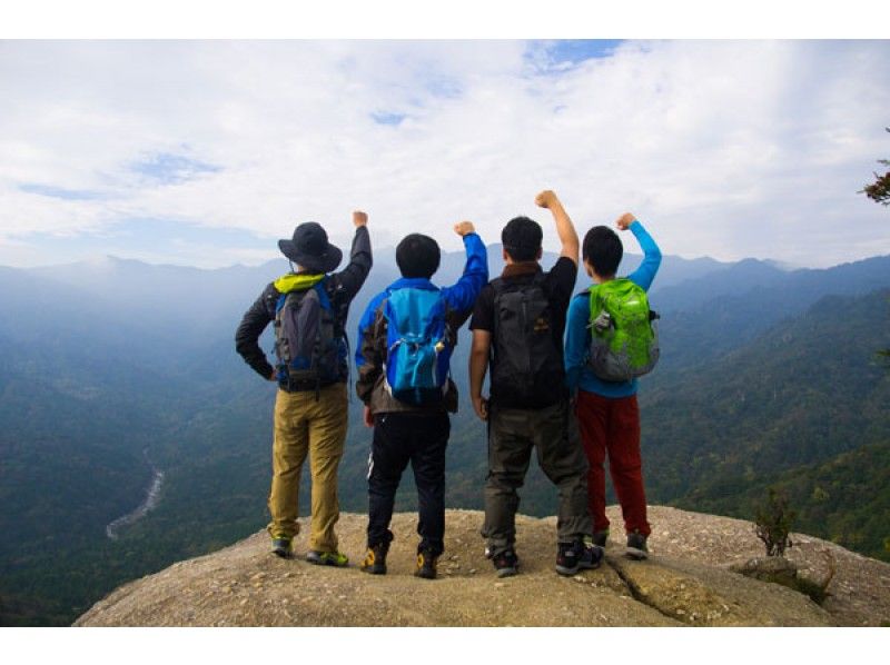 【鹿児島・屋久島】幻想的な苔むす森へ！少人数制のガイド付き「白谷雲水峡ツアー」（ 太鼓岩までの往復）の紹介画像