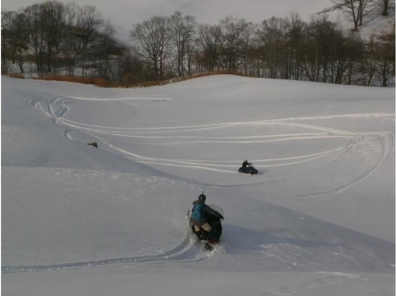 【北海道、十勝】像十勝一樣跑過牧場吧！雪地摩托公開騎行！の紹介画像